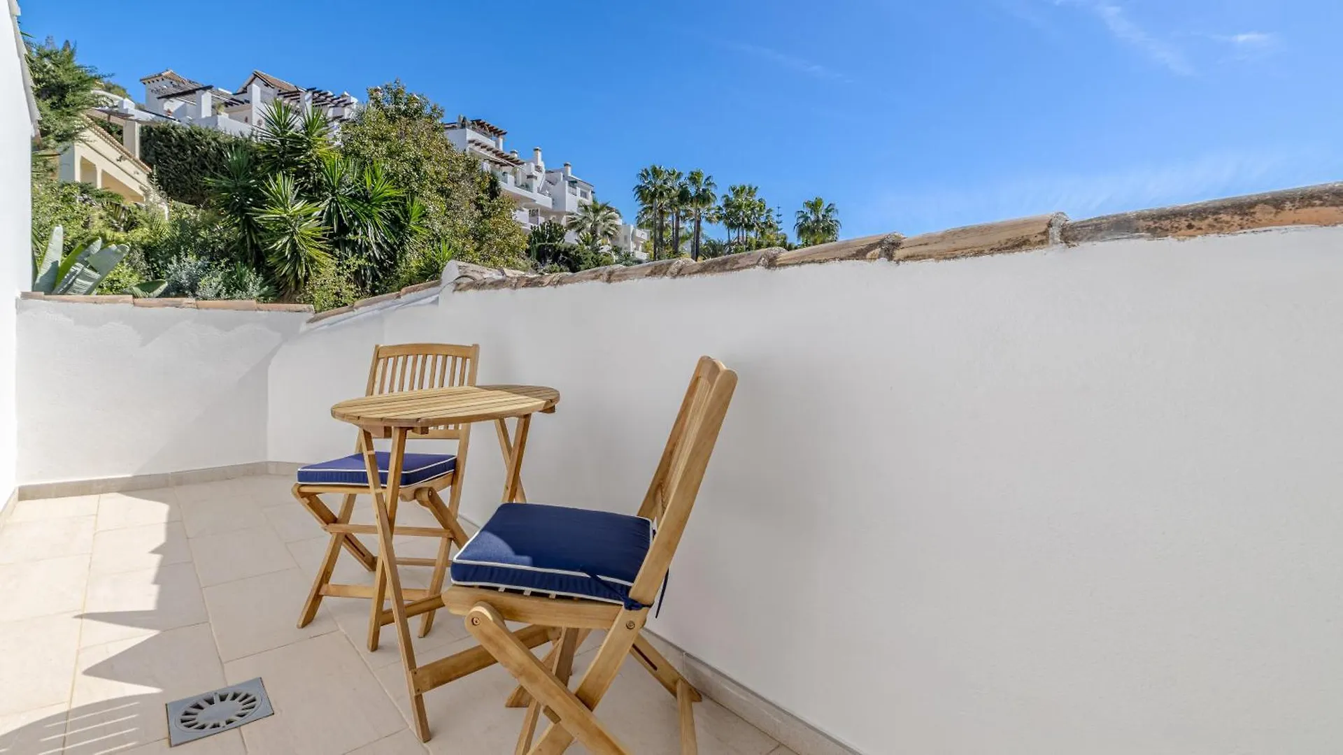 Vacation Marbella I Villa Birkin, Heated Pool, Andalusian Style, Gym, Cine, Golf Valley, 6 Min Puerto Banus 0*,  スペイン