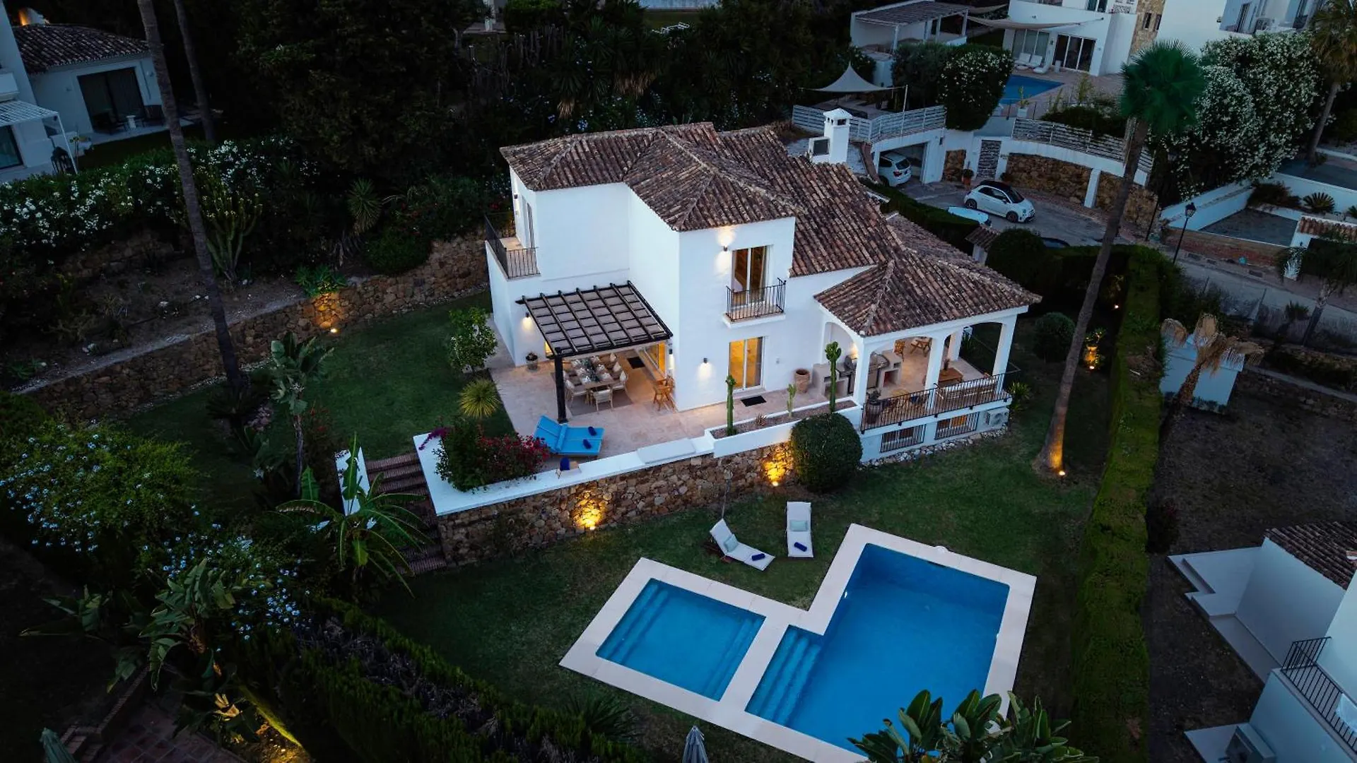 Vacation Marbella I Villa Birkin, Heated Pool, Andalusian Style, Gym, Cine, Golf Valley, 6 Min Puerto Banus
